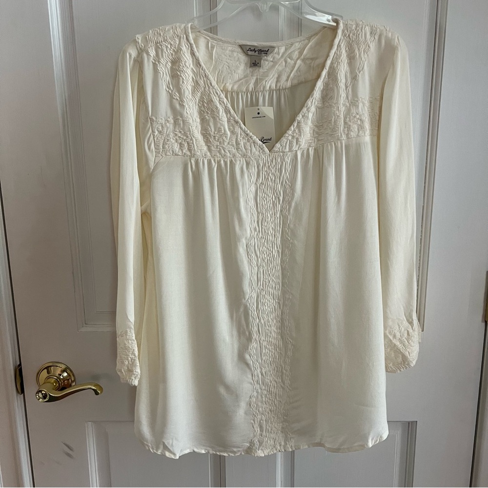 NWT! Womens LUCKY BRAND Beautiful Cream Textured Rayon Top Size Large